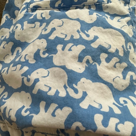 Lilly Pulitzer elephant Callahan shorts - Picture 4 of 10